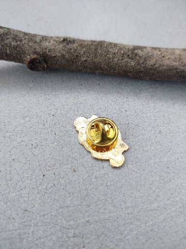 Alabama Grill Pin Goldstone Black And Red Enamel