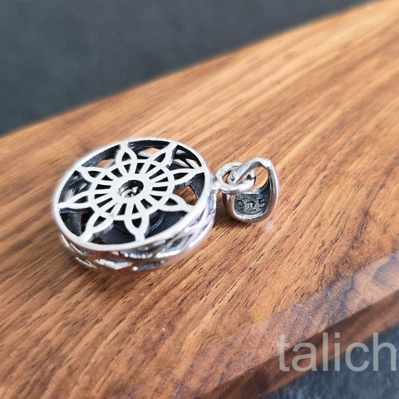 925 Sterling Silver Small Round Compass Pendant with Spin Star & Red CZ Unique