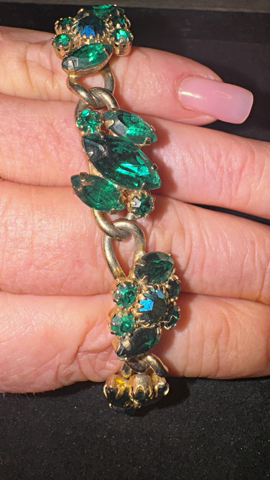 WEISS Signed Gold Plated Floral Oval Link Bracelet Green Crystal Box Clasp