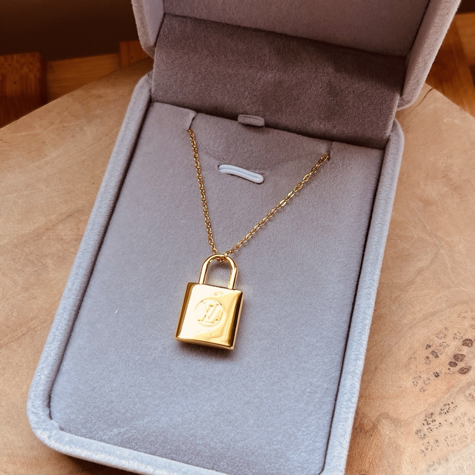 New Gold Tone Padlock Lock Charm Pendant Necklace 17” Chain w/ Gift Box