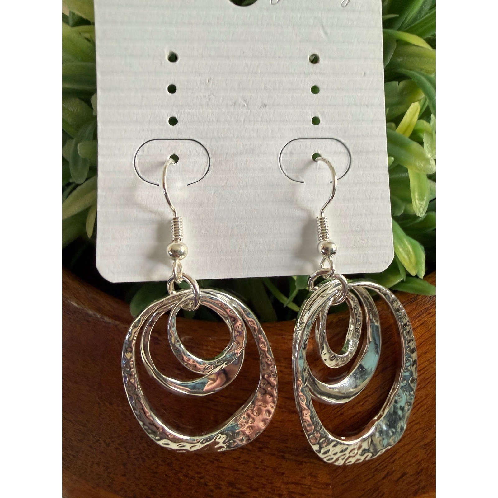 Brilliant NEW Silver Plate Hammered Triple Oval Hoop Dangle Earrings Fishhook