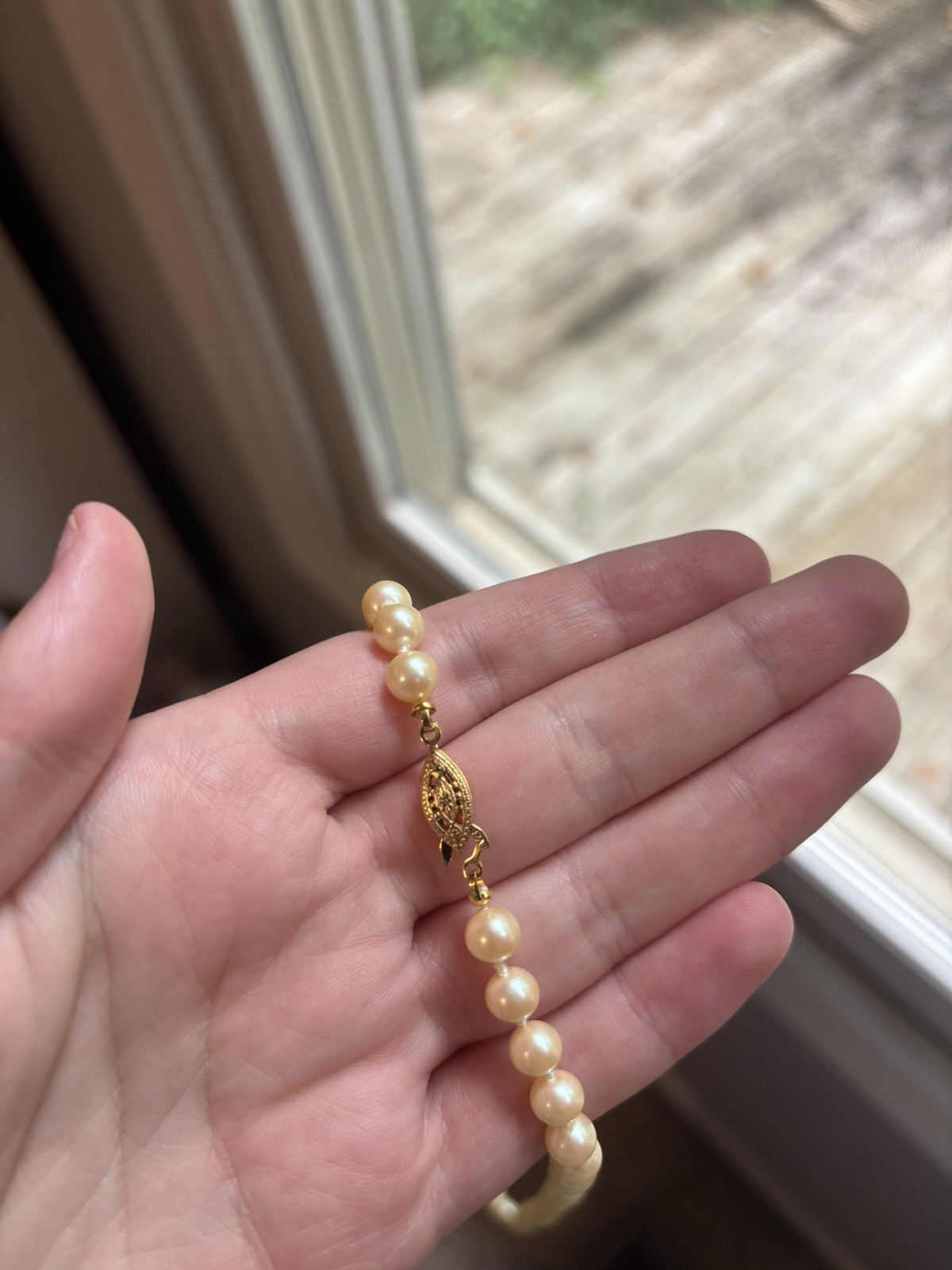 Cream Round Faux Pearl Vintage Beaded Necklace Yellow Gold-Tone Barrel Clasp