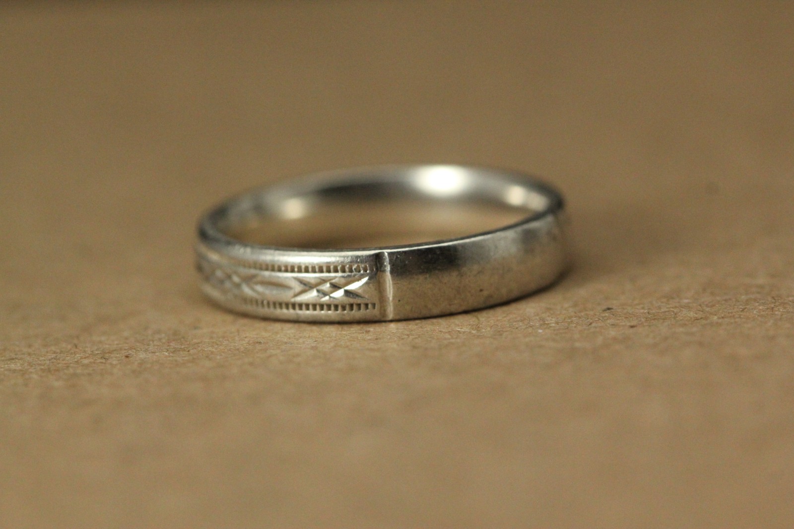 925 Sterling Silver Diamond Cut Size 7 Ring 2.9 Grams (RIN9636)
