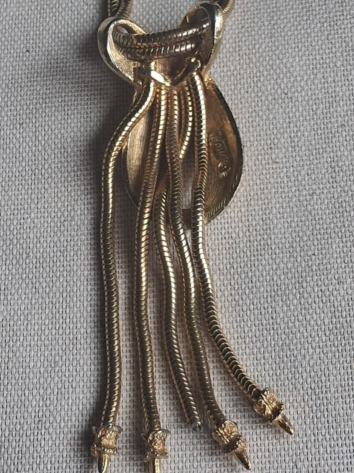 Vintage Signed Coro 1960s Textured Gold-Tone Snake Chain Tassel Lariat Necklace