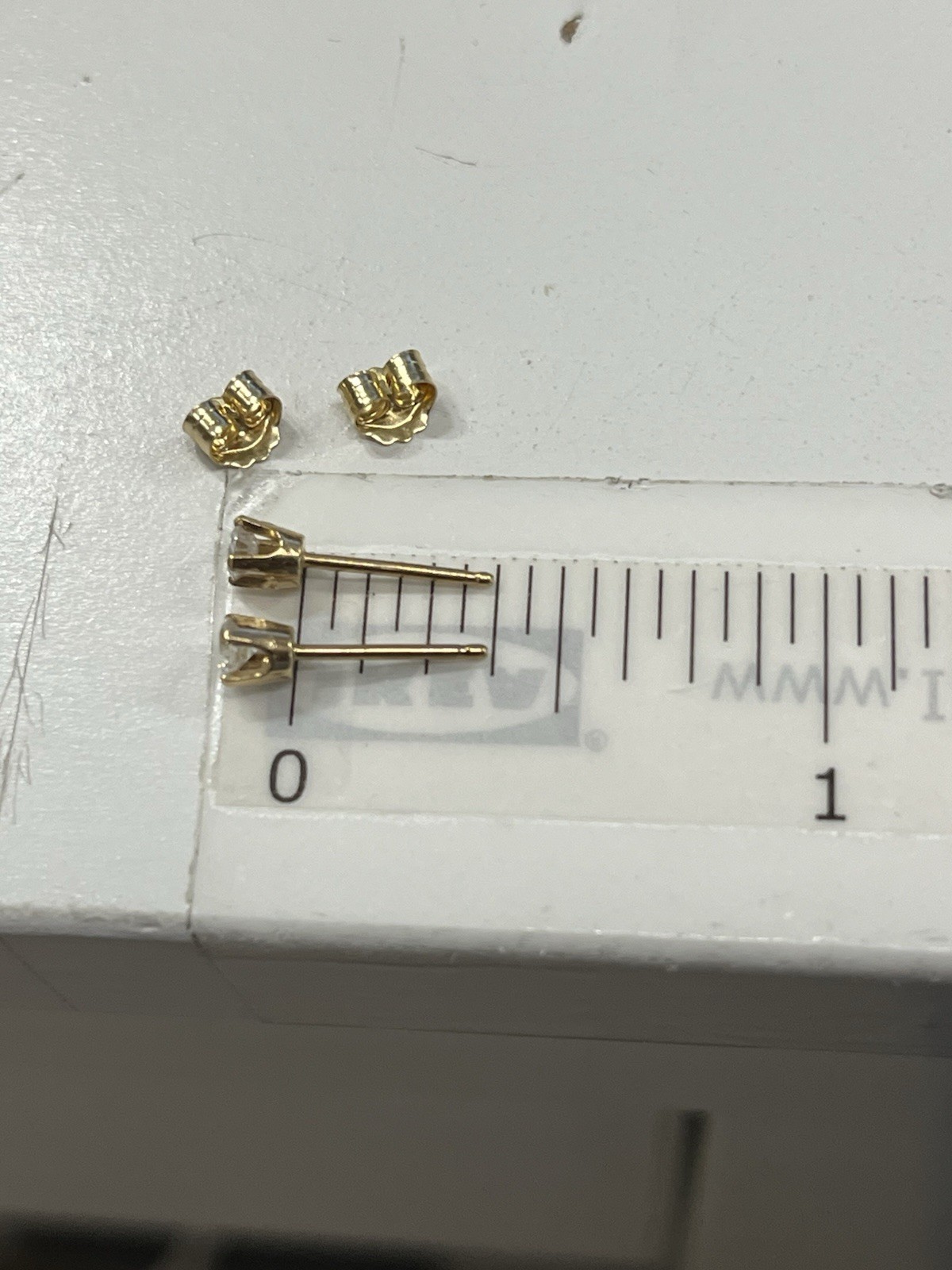 Vintage 14k Yellow Gold 3mm Rd Cubic Zerconia Studs Earrings W/stamps