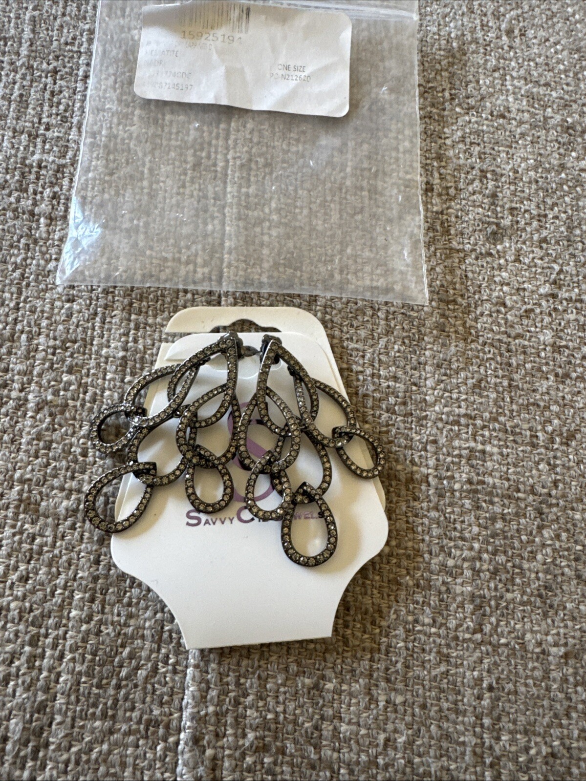 Savvy Cie Jewels Nordstrom Sparkly Dangle Earring NEW