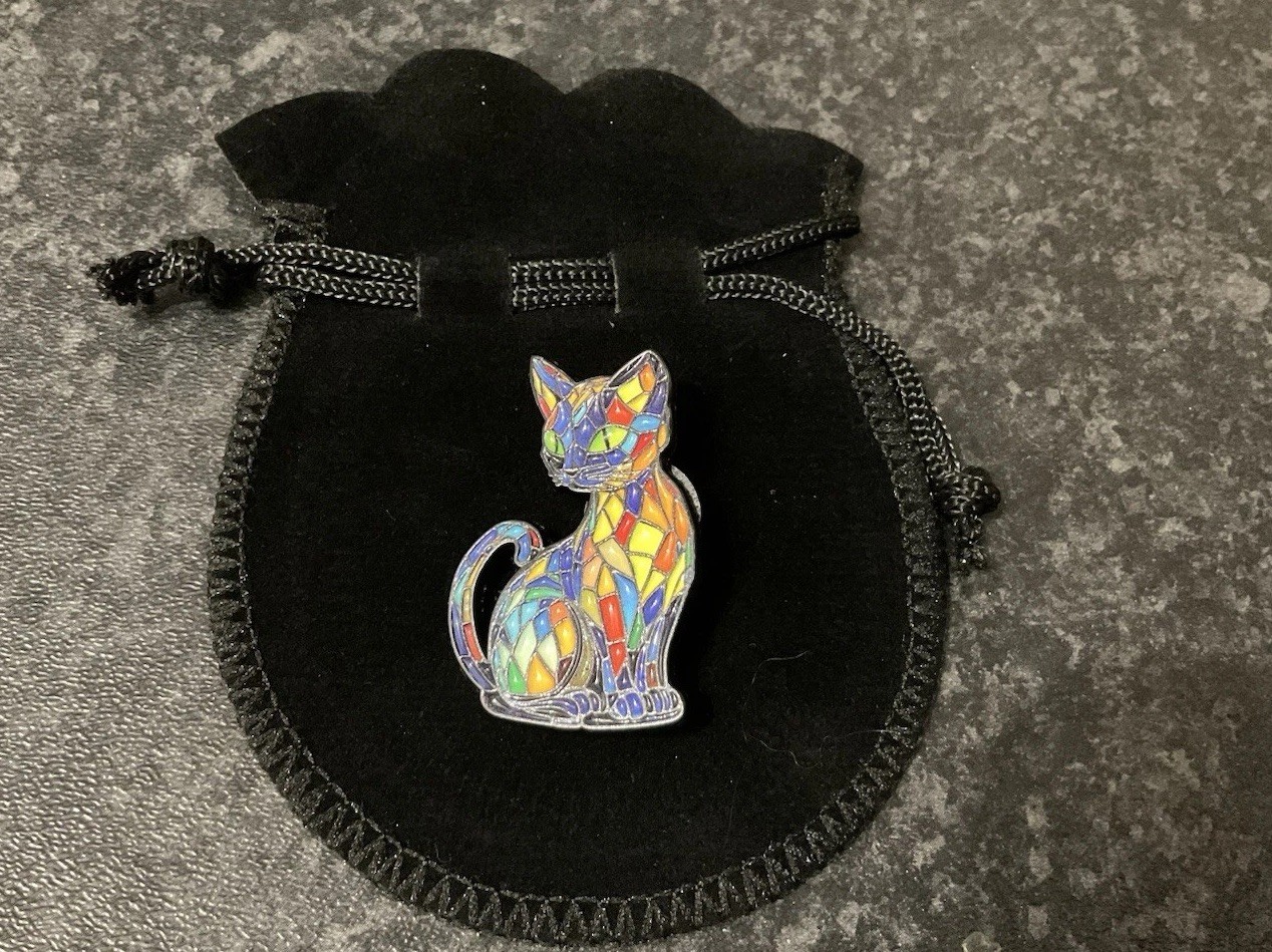 Multicolored Stain Glass Window Cat 3D Effect Acrylic Pin Badge Brooch 3.5cm