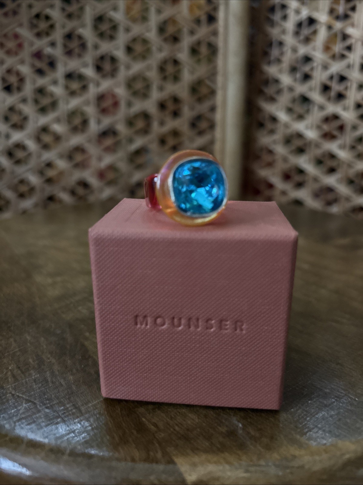 This Mounser Ring Pop in Glace features a vivid turquoise crystal set