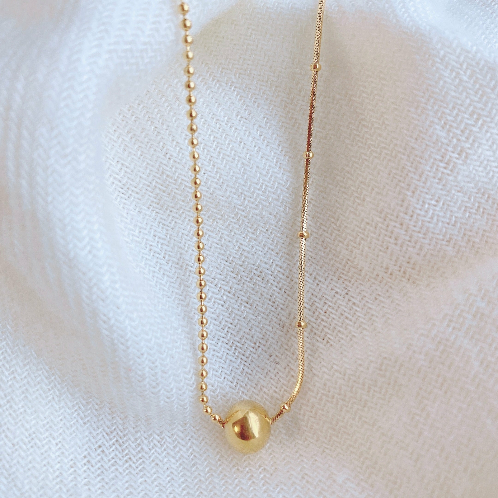 Minimalist Bead Pendant Necklace