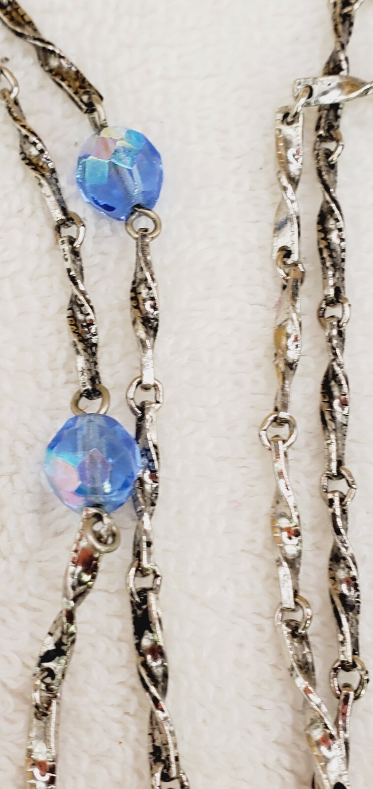 Vintage Silver Tone dangling blue crystal Heart pendant with 26″ necklace te02