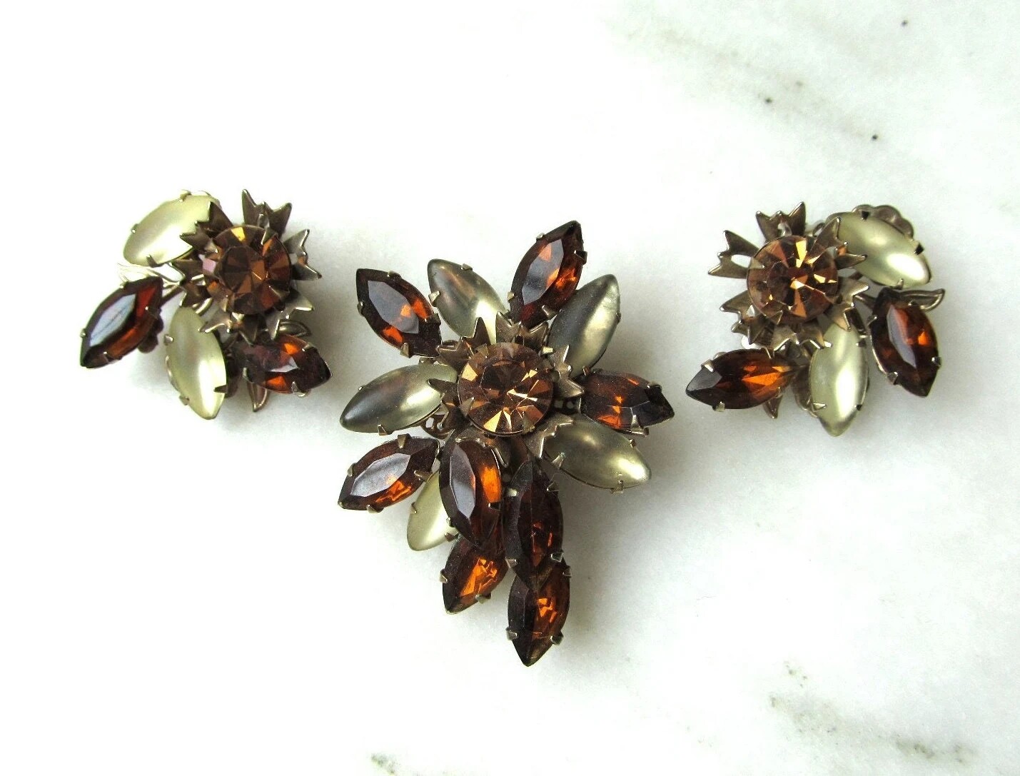 Vintage Rhinestone Brooch & Clip Earrings Set Brown Gold ETC8056