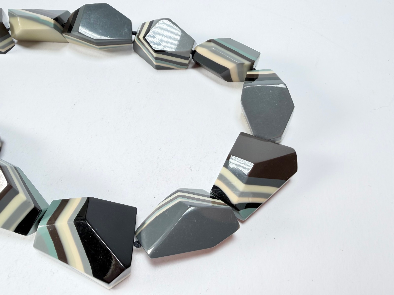 Marion Godart – Fragmental “Bord Dentelé” Neutral Mix Resin Necklace