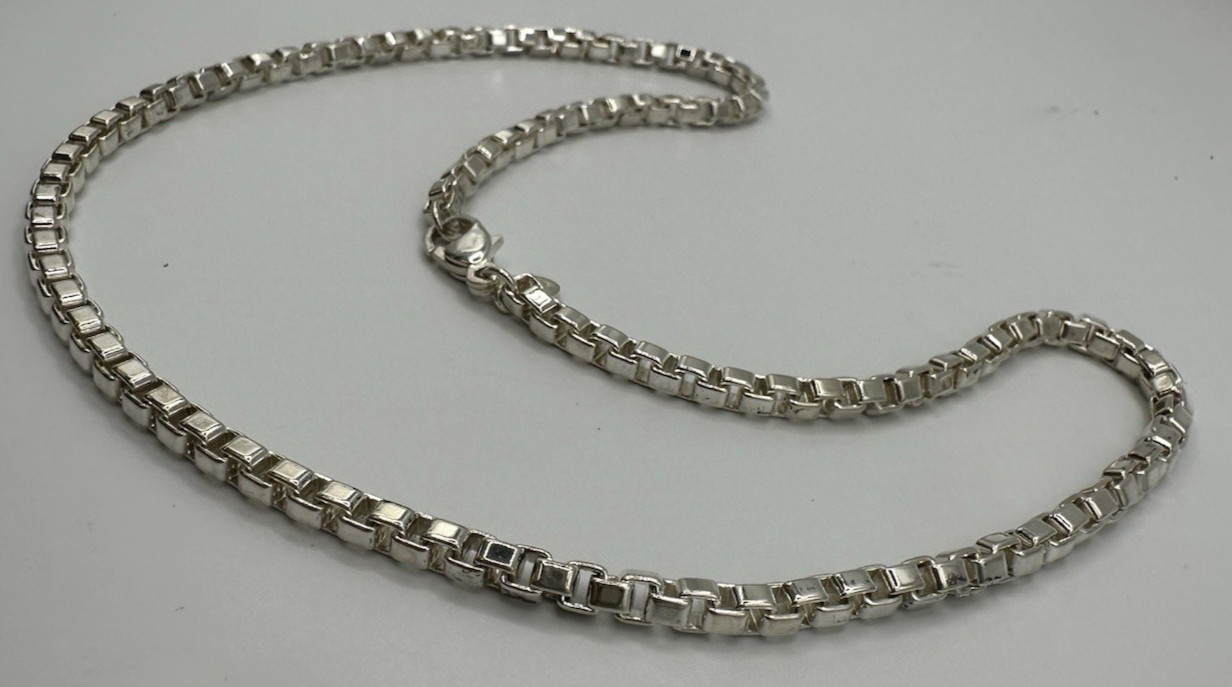 Authentic Tiffany & Co Venetian Box Link Chain 18″ 925 Sterling Silver Preowned