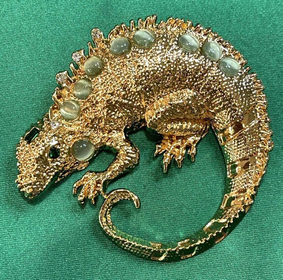 NWOT Iguana Lizard Reptile Brooch Pin Gold Tone Green Glass Rhinestone