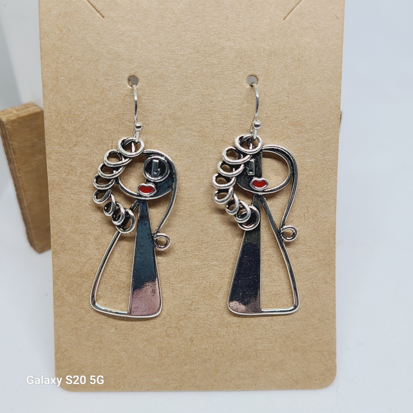 Unknown Brand Abstract Face Dangle Earrings Silver Tone Funky Unique NEW Ladies
