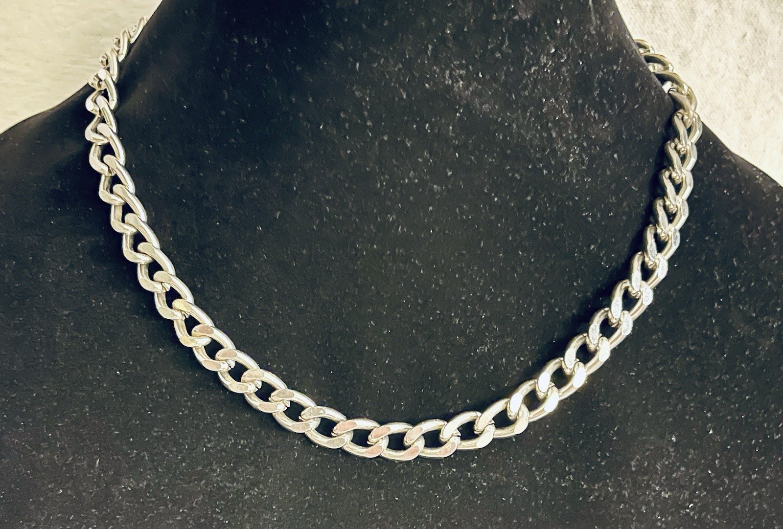 Lot of 2 Men’s High-End Necklaces Jewelry Retired HTF Arrowhead Uno De 50 Spain