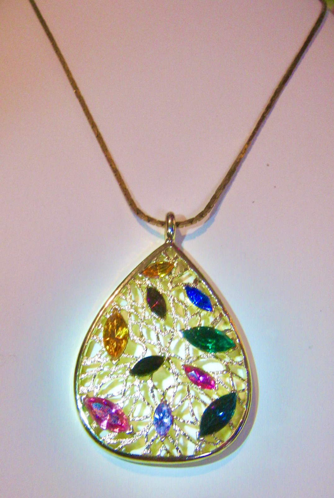 Pendant w Colorful Rhinestones 2 1/2″ Goldtone 19″ Chain Necklace All Occasion