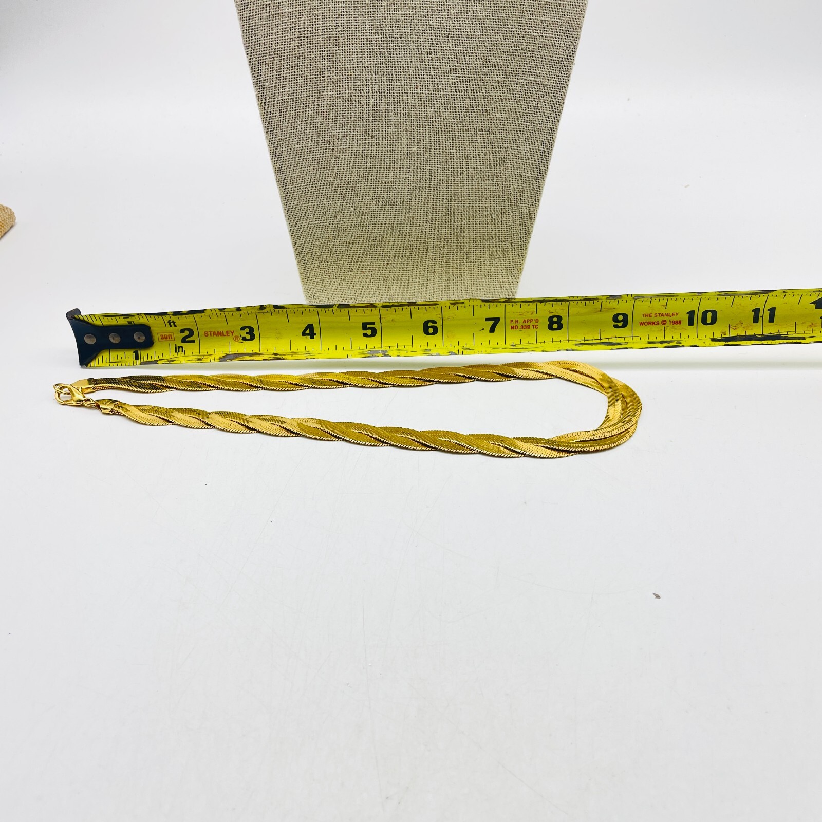 AVON Twisted Herringbone Necklace Gold Tone Classic Everyday Workwear Career