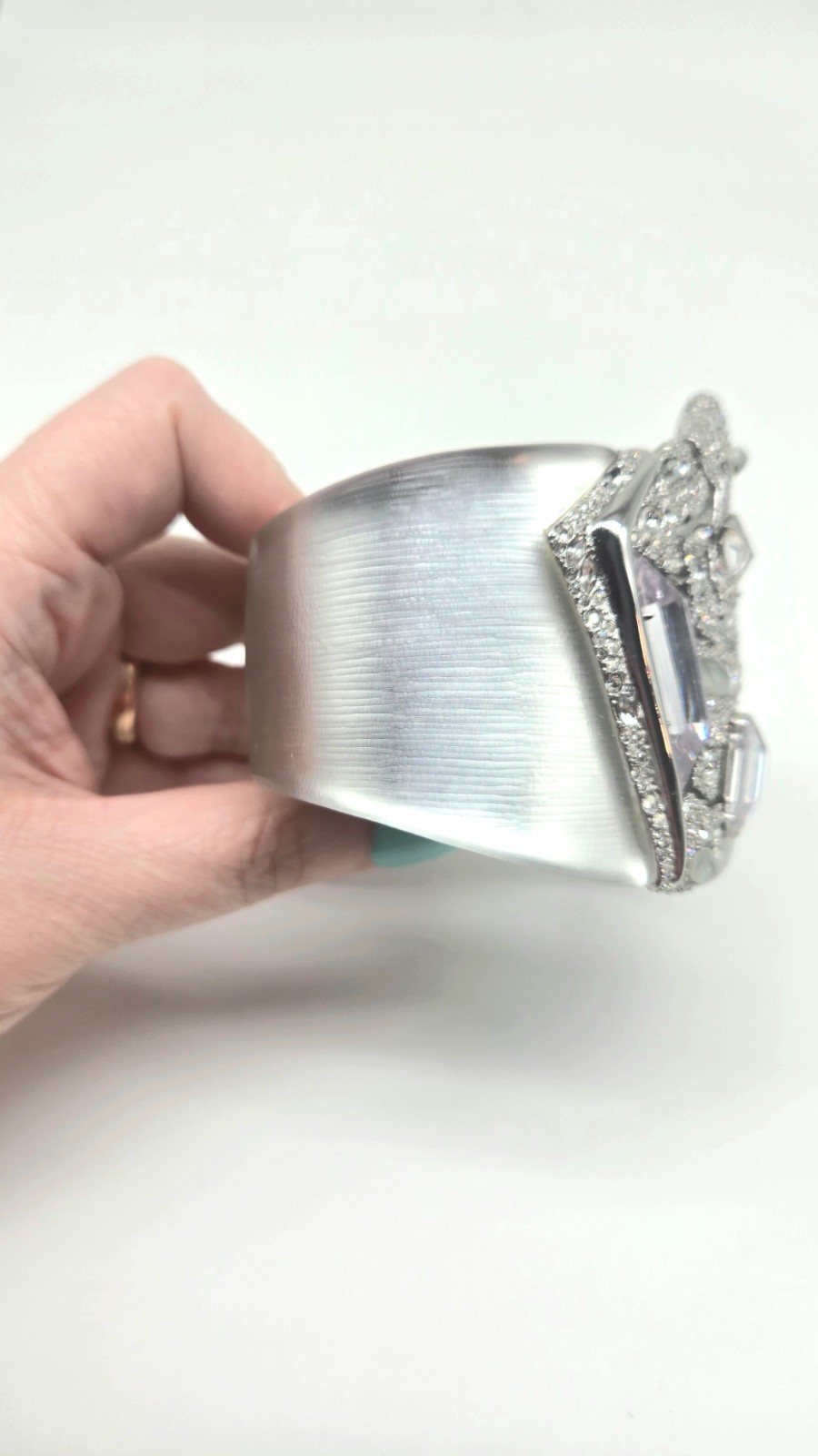 Alexis Bittar Architectural Crystal Lucite Hinged Cuff – Collector Statement
