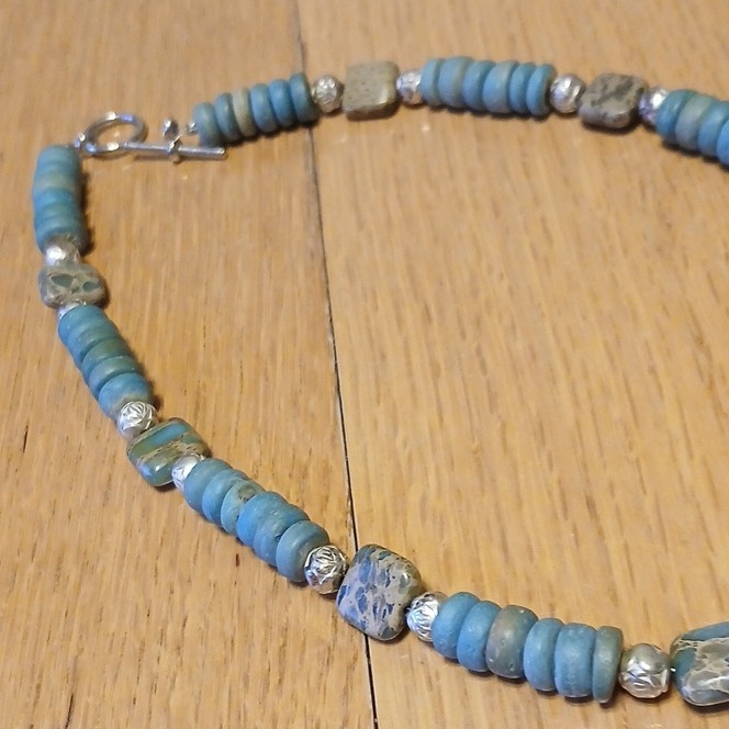 Blue Rondelle Stone Beaded Necklace Silver Tone Metal Toggle Clasp