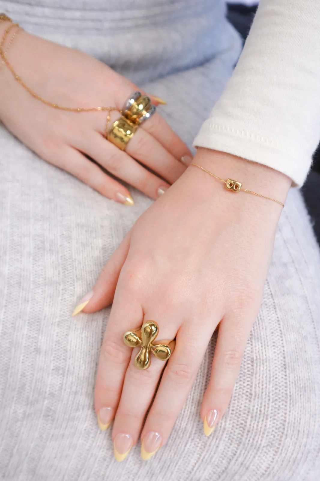 VibeSzn Dainty Bubble Initial Bracelet