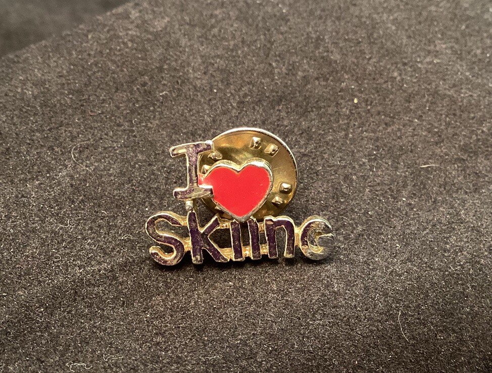 Gold Tone I LOVE SKIING Souvenir Sports Lapel Hat Pin
