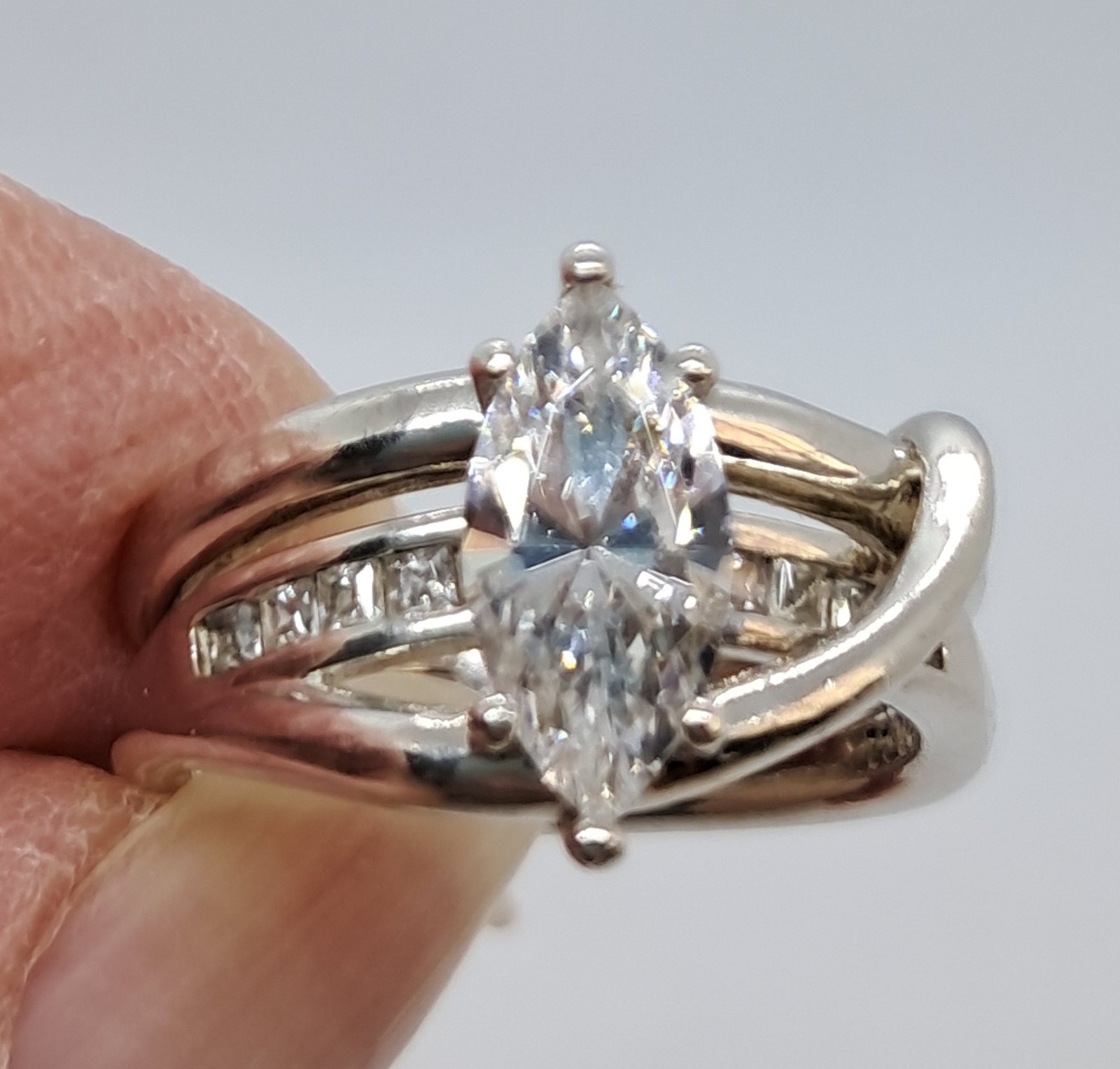 DIAMONIQUE STERLING SILVER RING WITH LARGE MARQUISE CZ & ROUND CZ ACCENTS SIZE 6
