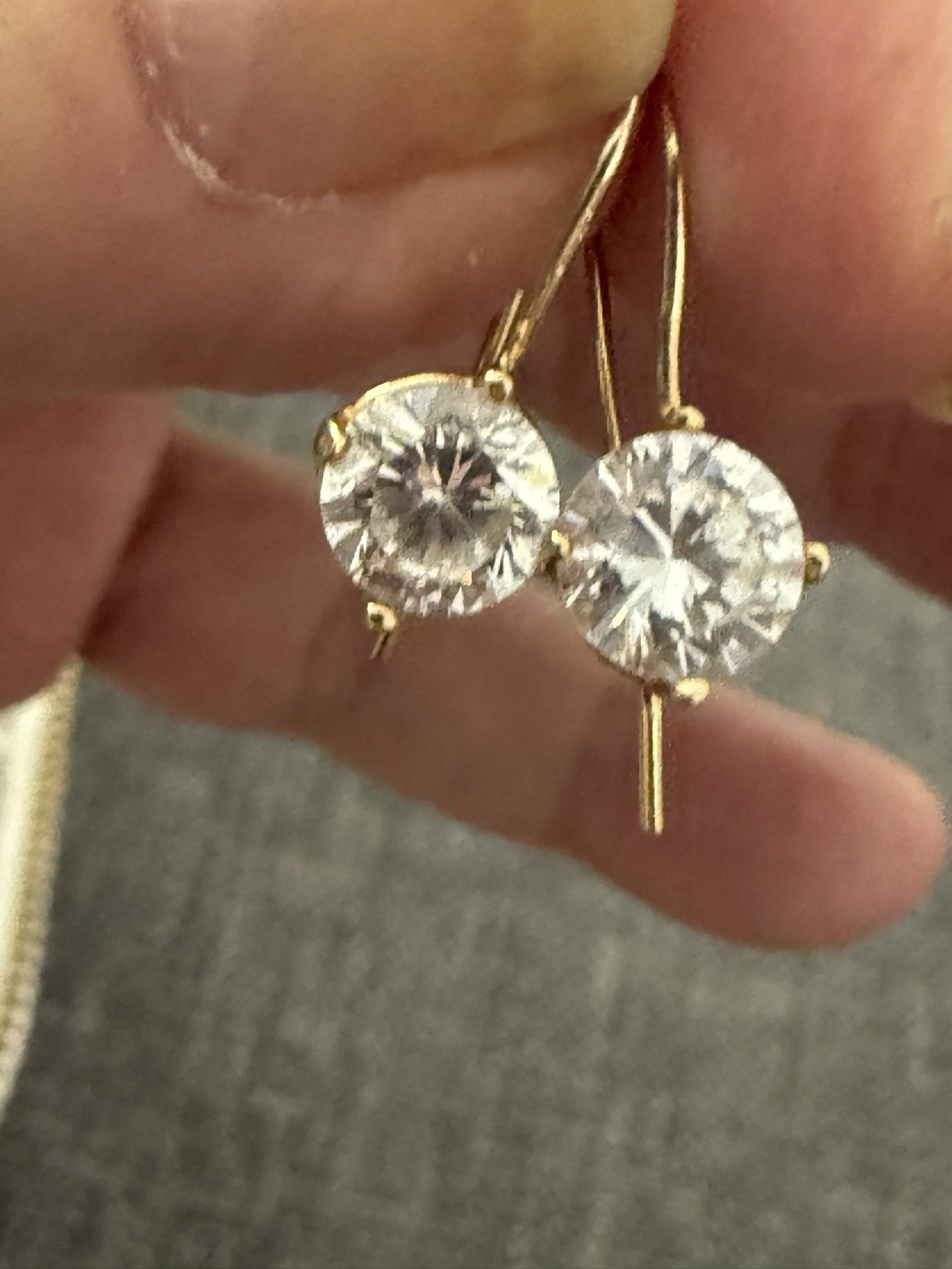 ATI GOLD-PLATED STERLING SILVER EARRINGS WHITE STONE 1.9G