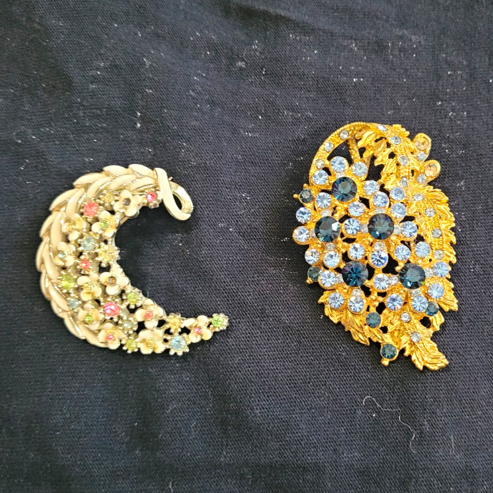 Lot of 2 Rhinestone Brooch Pins Leaf & Crescent Moon Floral Gold/Silver Blue