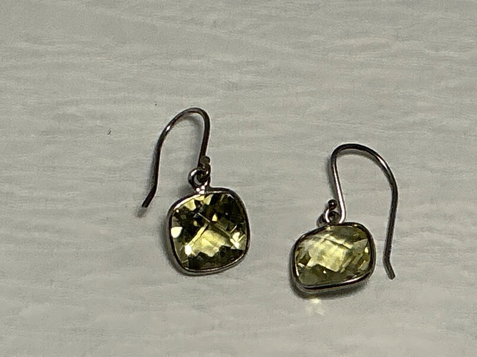 🌸 925 Sterling Silver Square Pale Yellow Faceted French Wire 1” Earrings 🌸