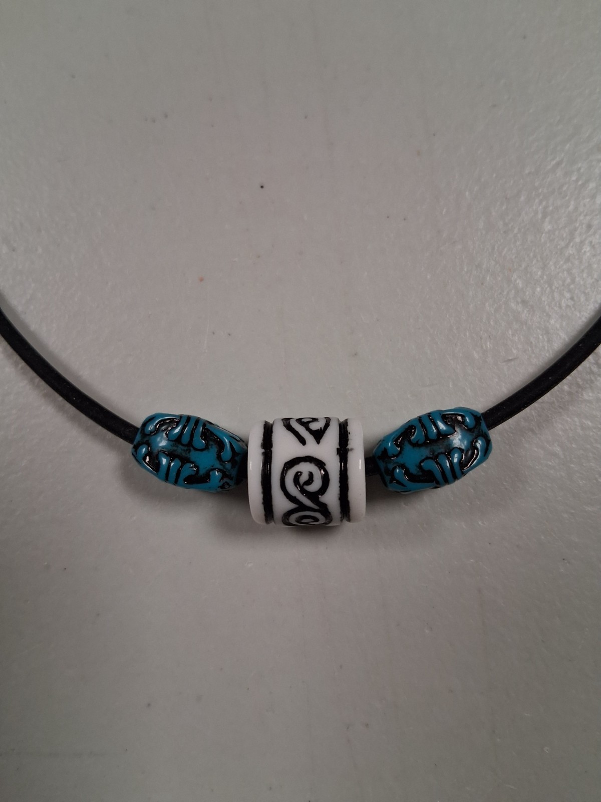 Necklace Colliers, Black, White, Blue