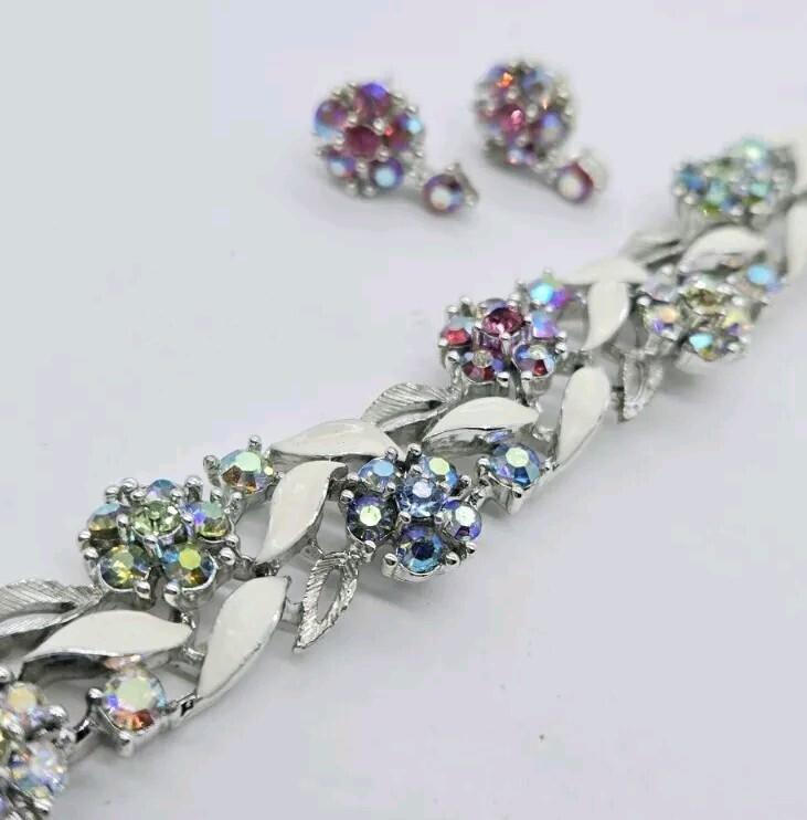 Lisner Flower Bracelet & Earring Set Lot 2 pc Silver tone Crystal Flower Pastel