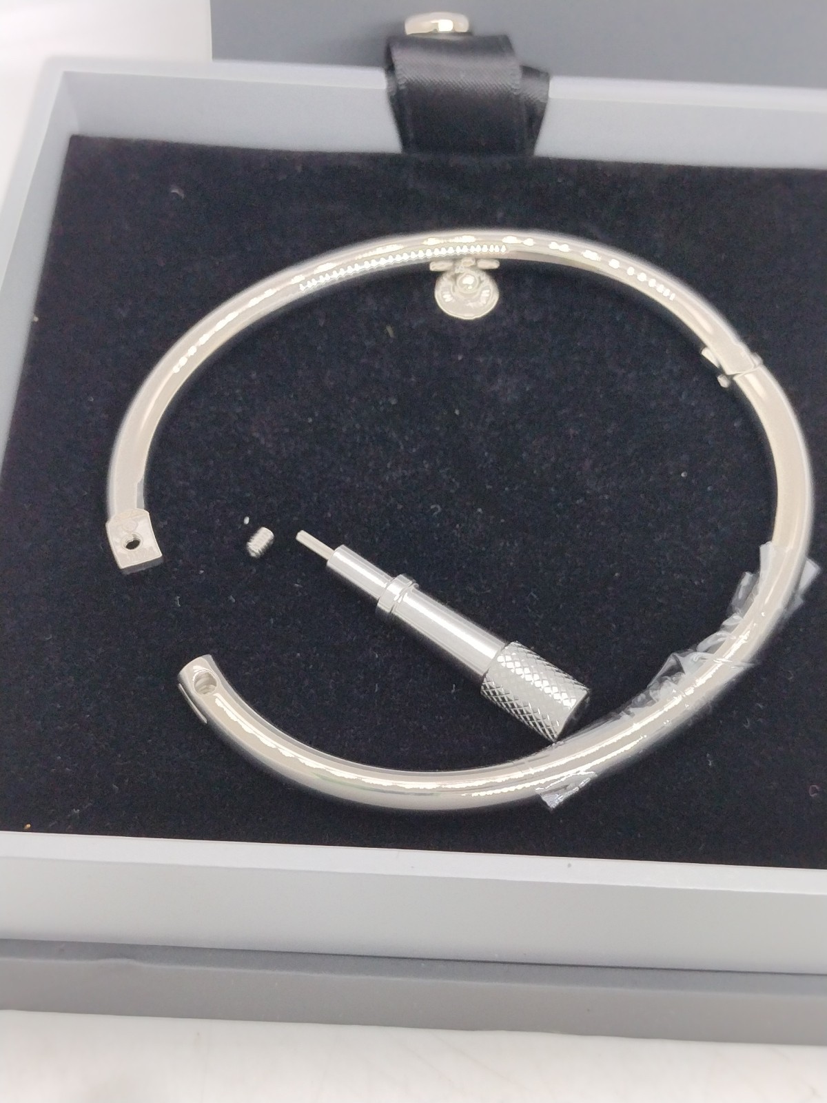 Polished Titanium Eternity Cuff- Locking Anklet / Bracelet 6mm 8.5 Inch New