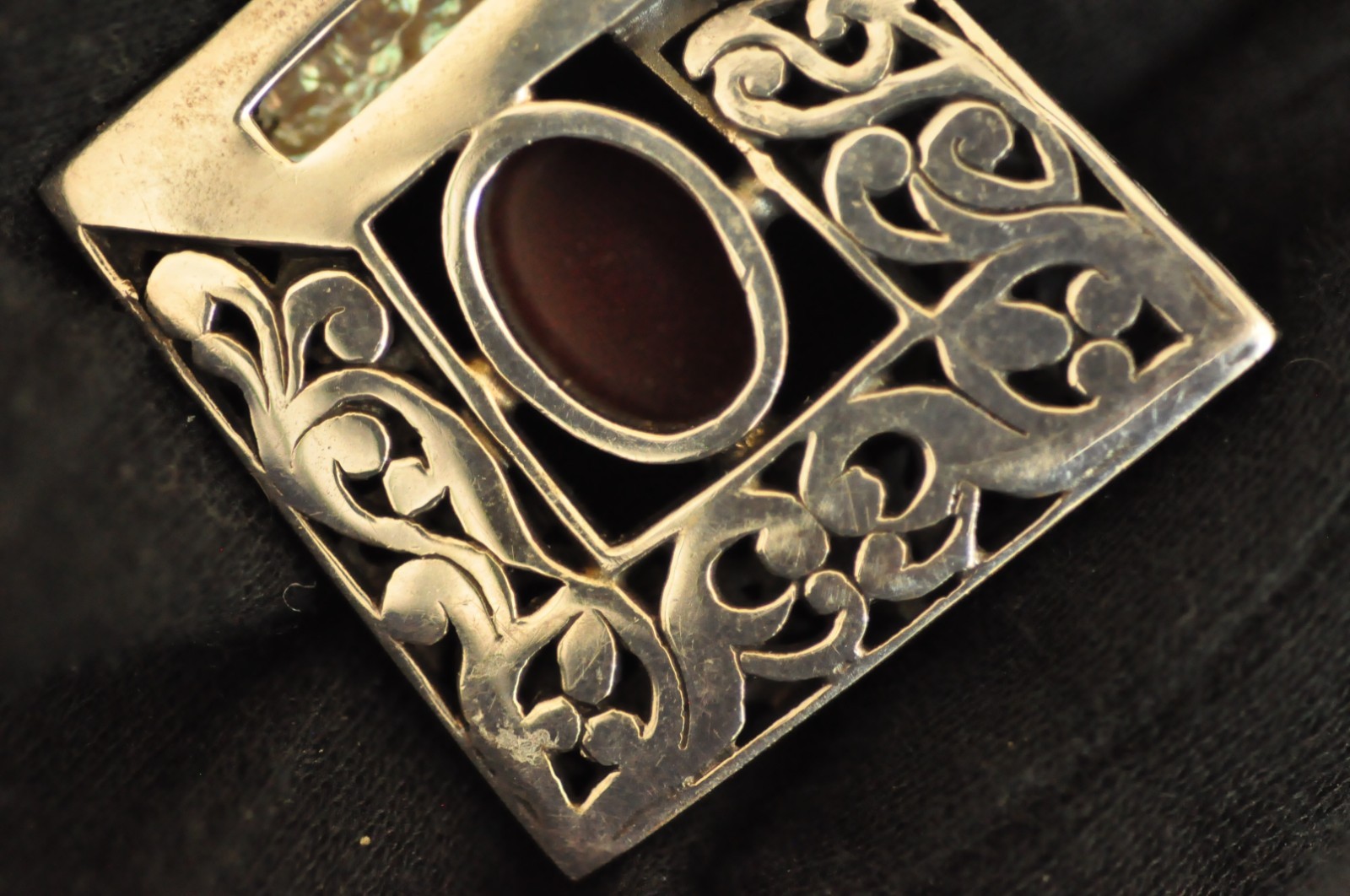 Sterling Silver Filigree Pendant w/ Carnelian & Mother of Pearl – 26g Marked 925
