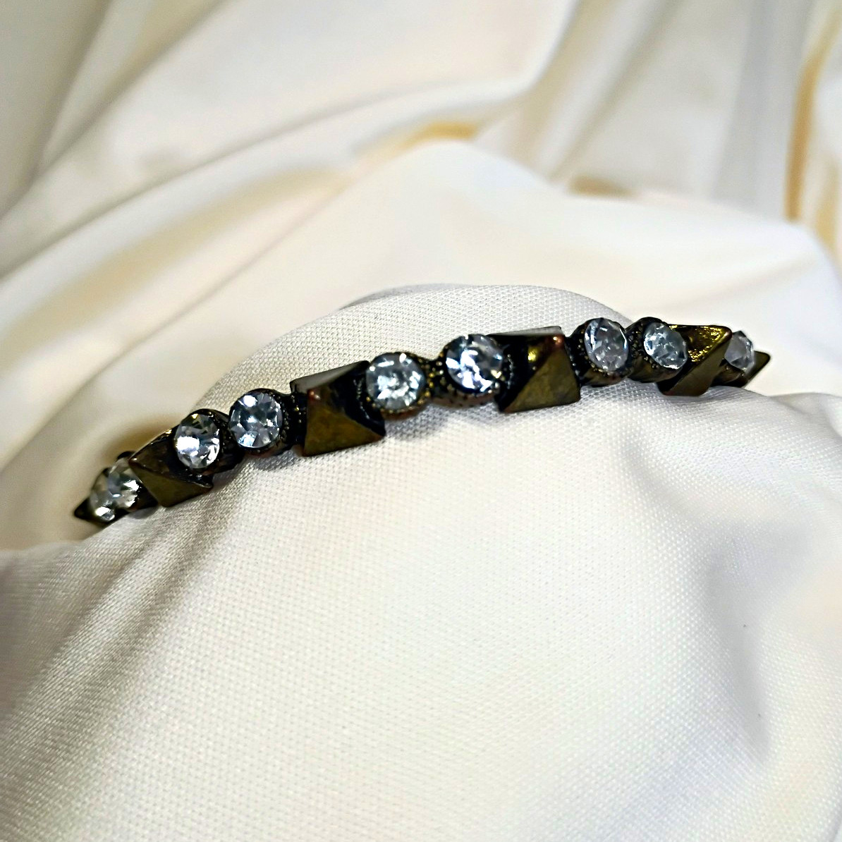 Bronze Tone Metal Bangle Bracelet Clear Round Crystal Rhinestone No Clasp