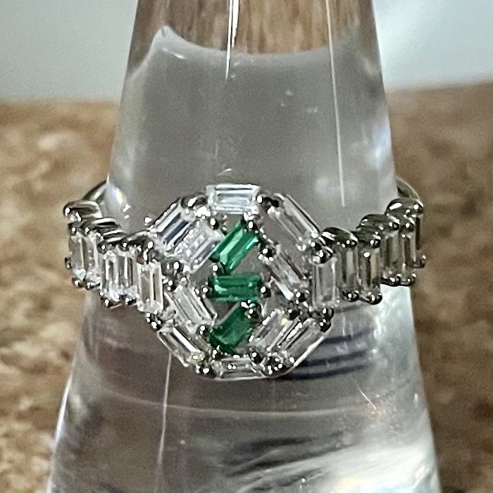 Bomb Party Retro RBP4994 Glowing Beauty Emerald Cz On Rhodium Sz 9 Ring HTF