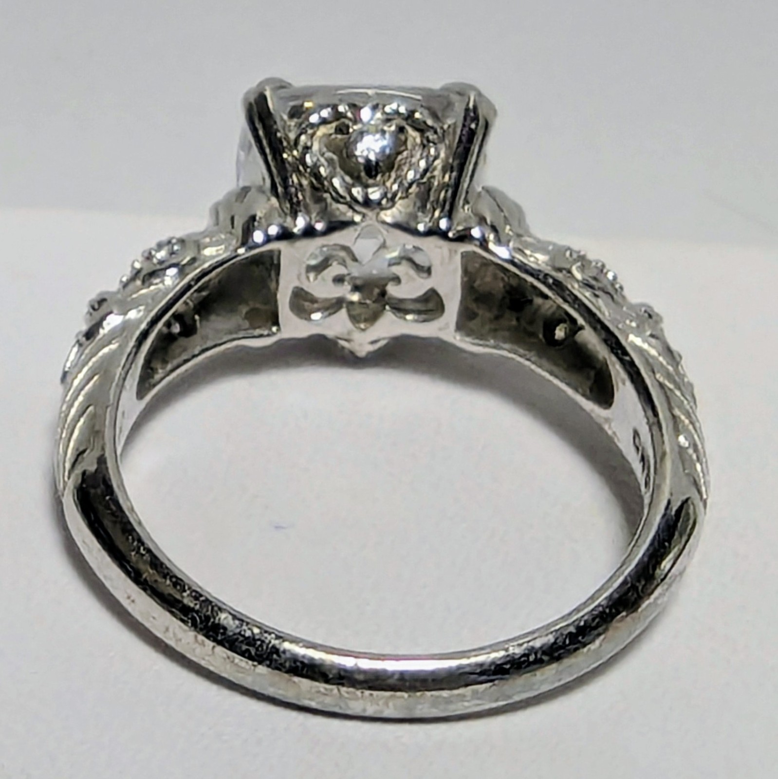 JUDITH RIPKA Sterling Silver 925 CZ Heart Ring Size 8.75
