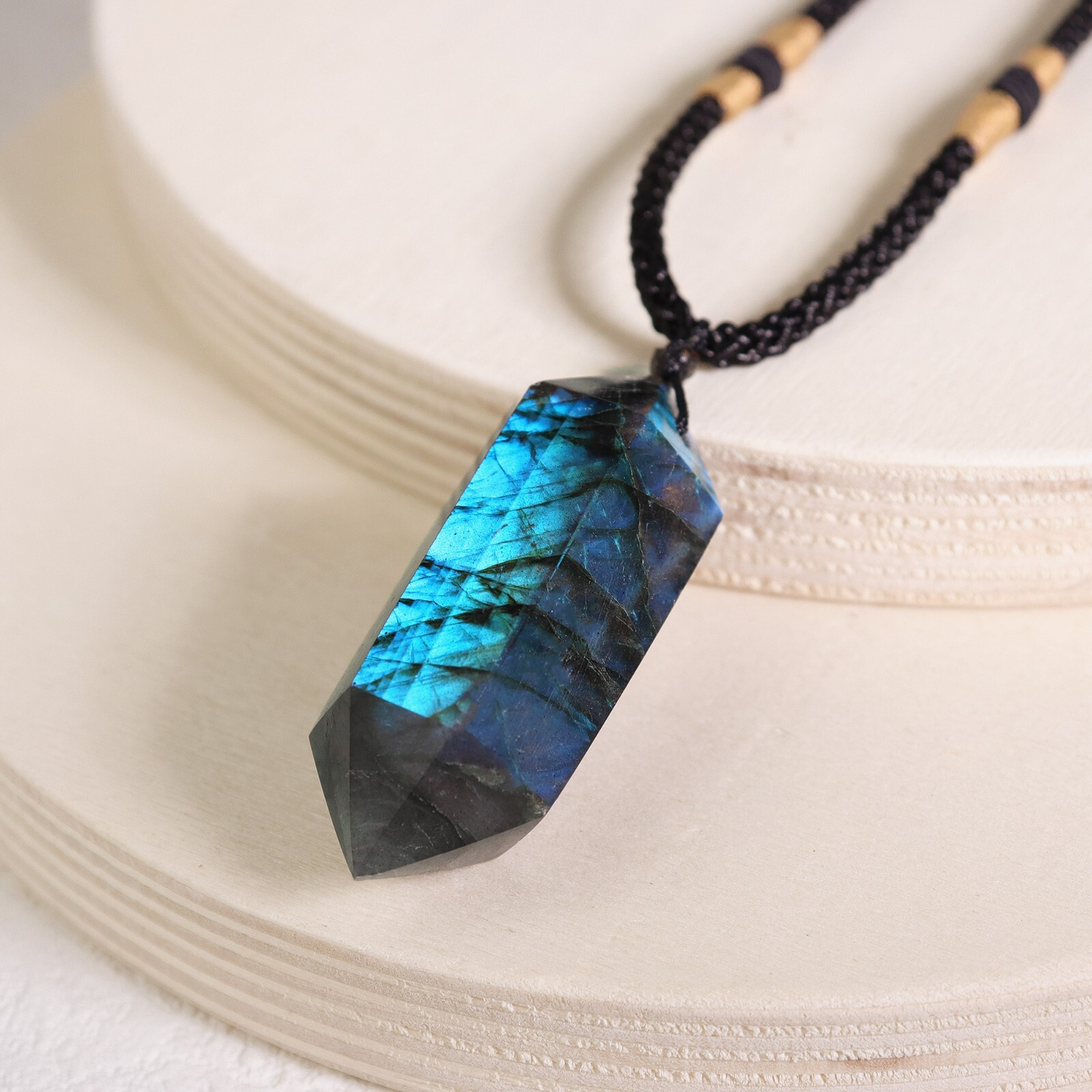 Natural Labradorite Crystal Point Pendant Necklace Healing Women Men Amulet Gift