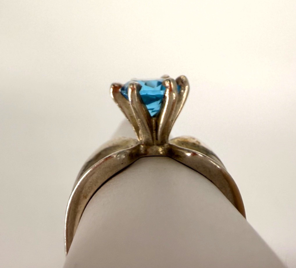 Sterling Silver Blue Topaz Solitaire Ring Size 6 TW 3.32g Tested 925