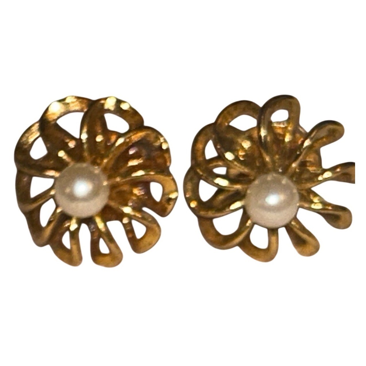 Vintage Gold Tone Faux Pearl Floral Swirl Stud Earrings Elegant Classic Jewelry