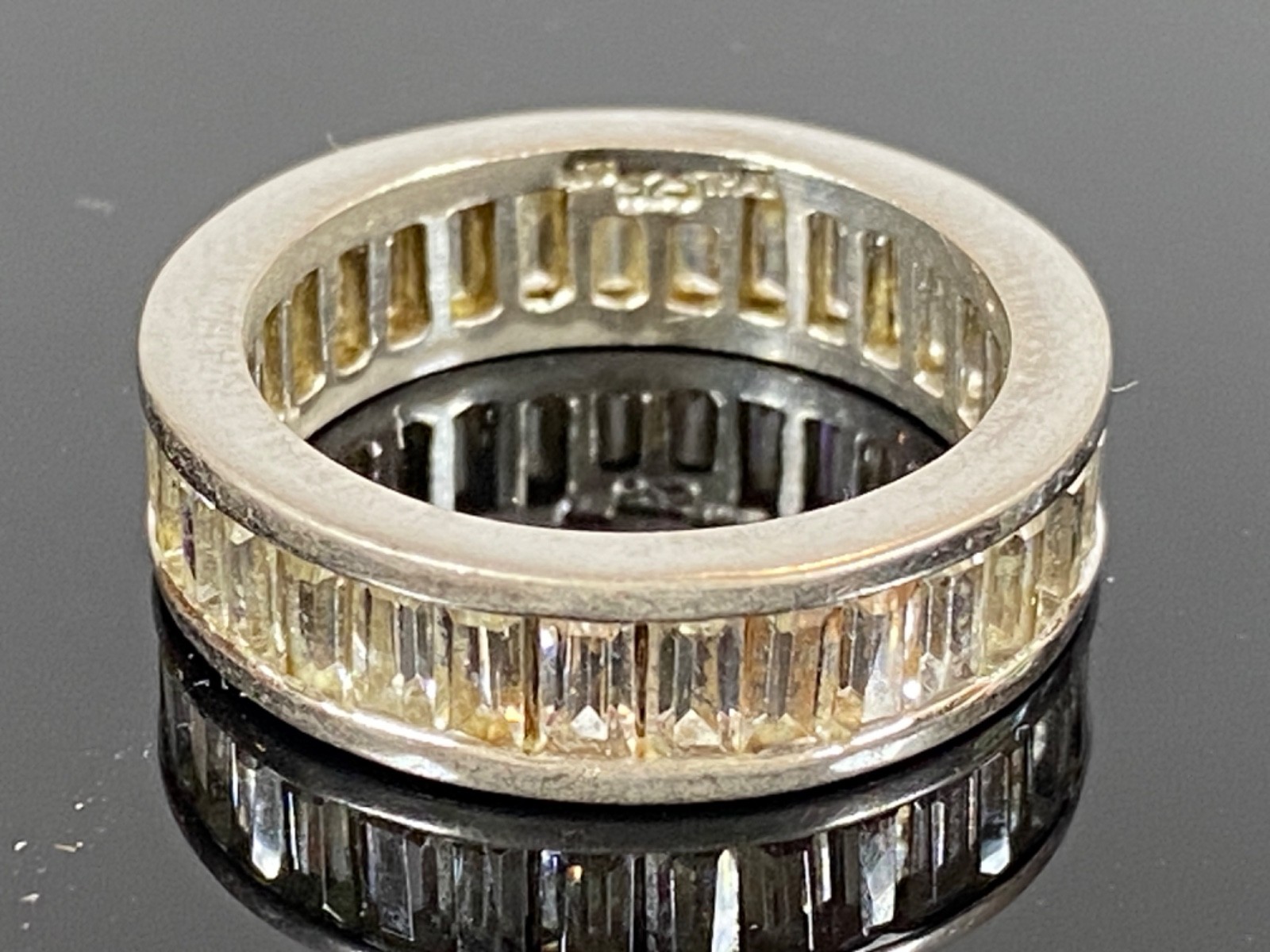 925 Sterling Silver & Zirconia Ladies Band Ring- Size 7 / 5.2 grams