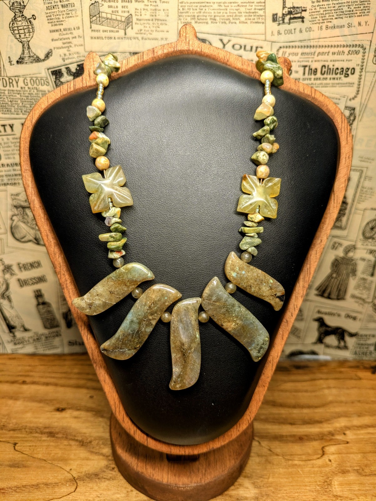 Semi Precious Stone Green Necklace Gorgeous