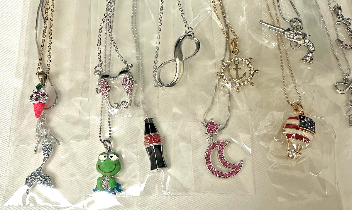 New 20pcs Crystal Charm Pendant Necklace Jewelry #119 Pistol Moon Frog Cola Star