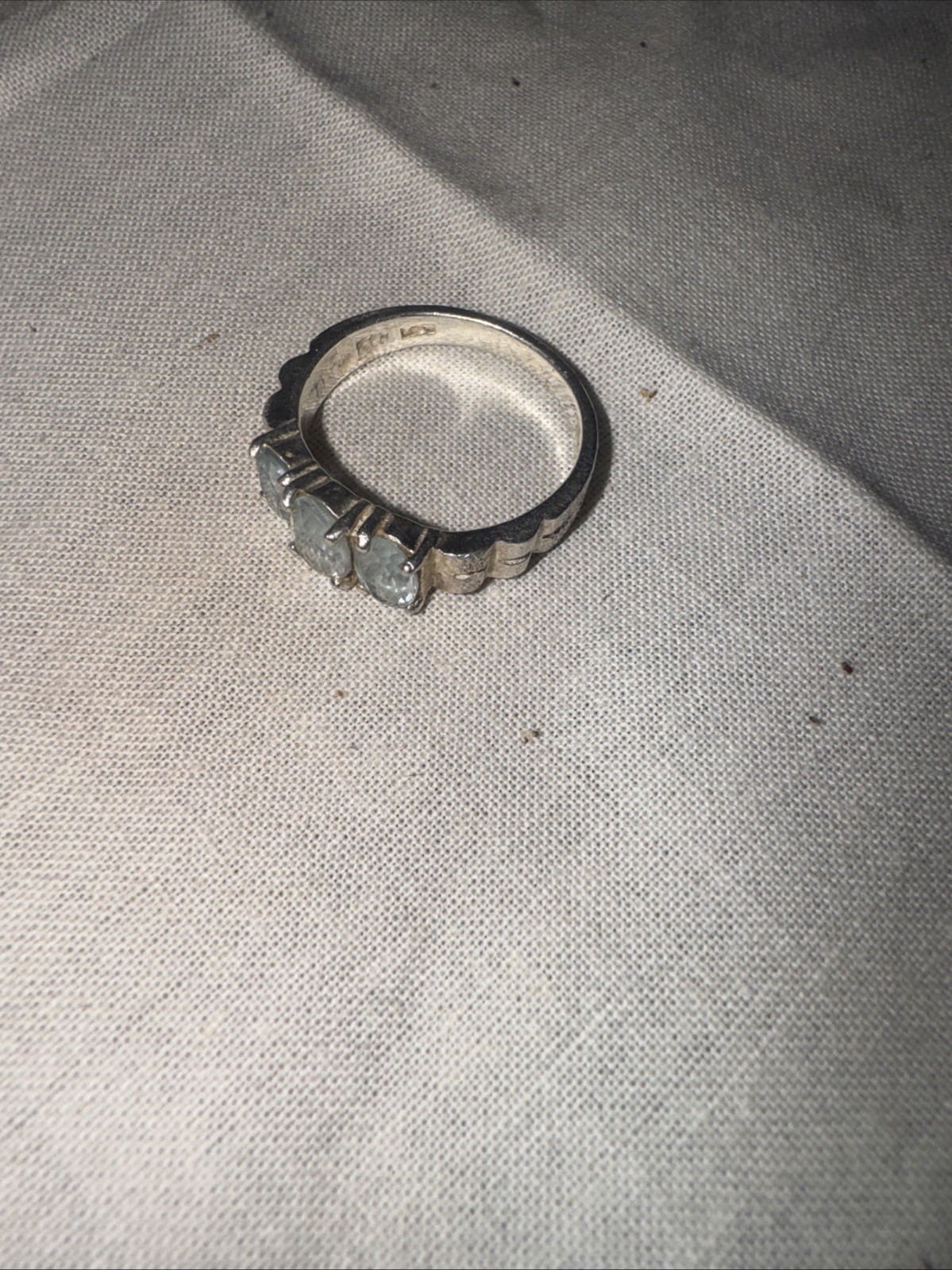 Silver ring with beautiful blue stones 1990s Size 6 3/4 G2U
