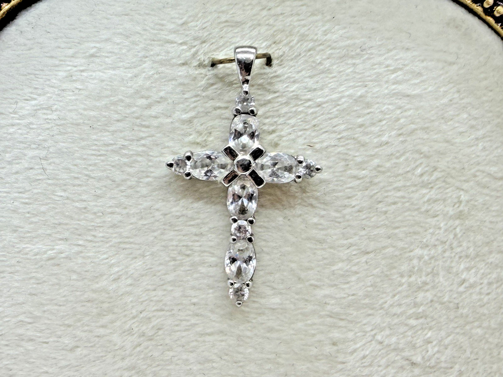 Cross Silver Sterling Pendant 925 Women Cz 3.6 grams 1 1/4″ inches
