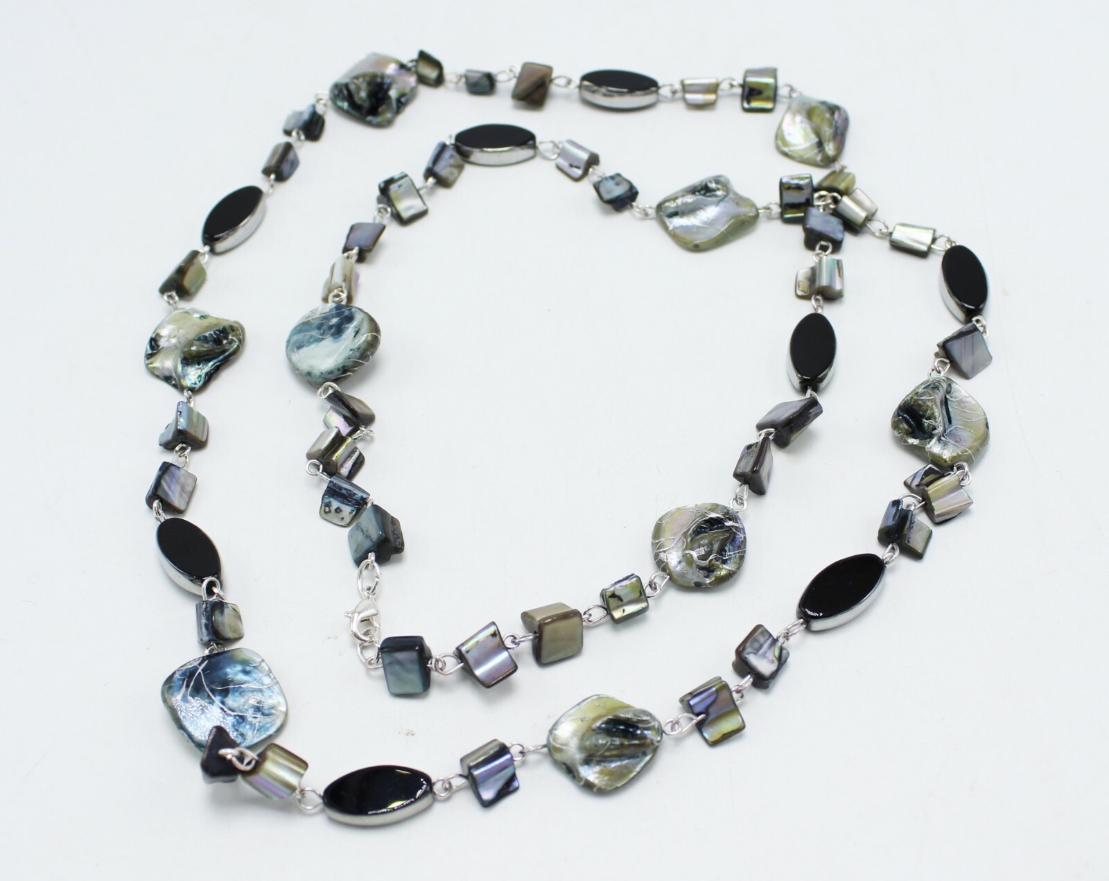 New Silver Necklace with Gray / Blue Natural Shell Beads #N2384