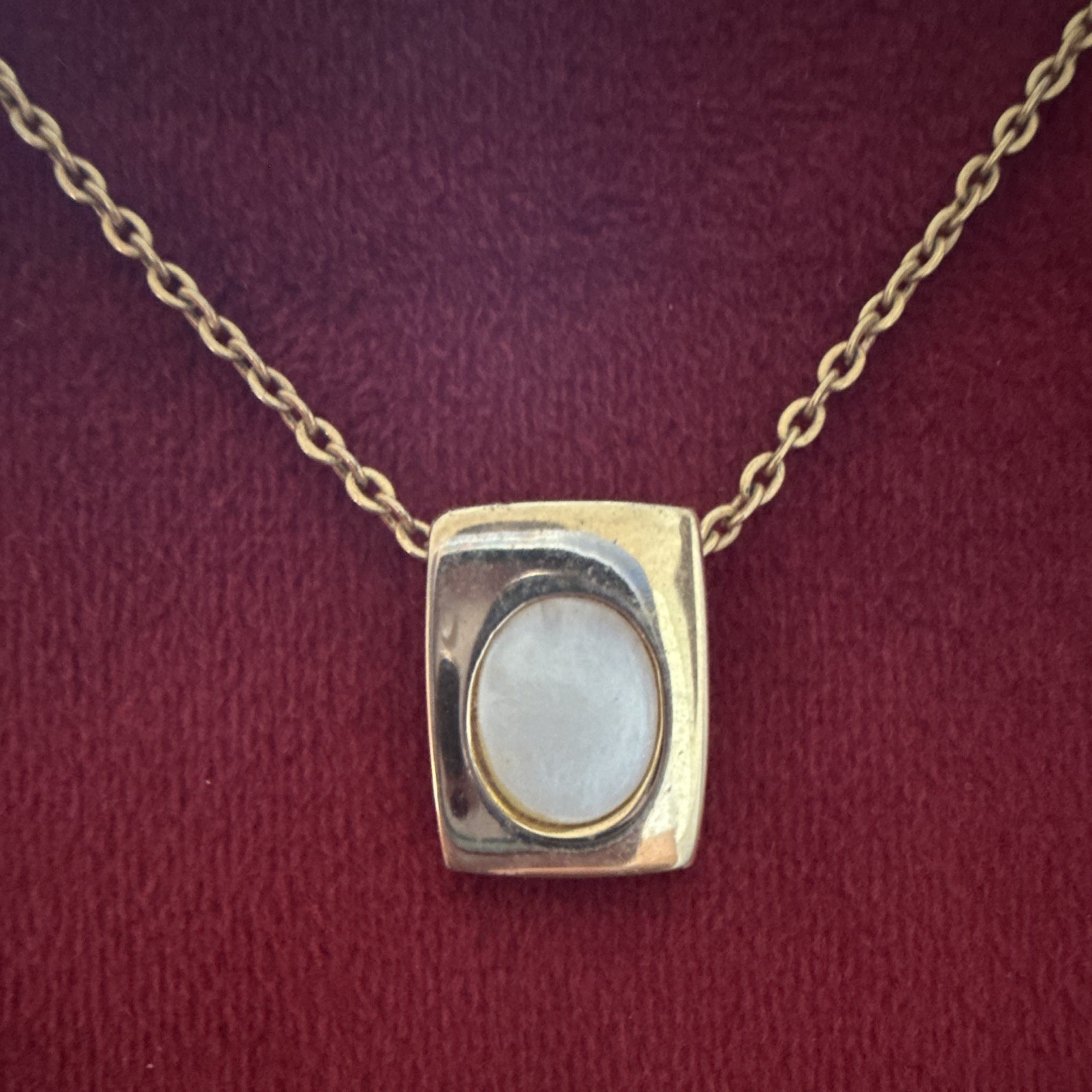 Park Lane Signed Gold Tone Cable Chain Necklace Rectangular Pendant Oval White