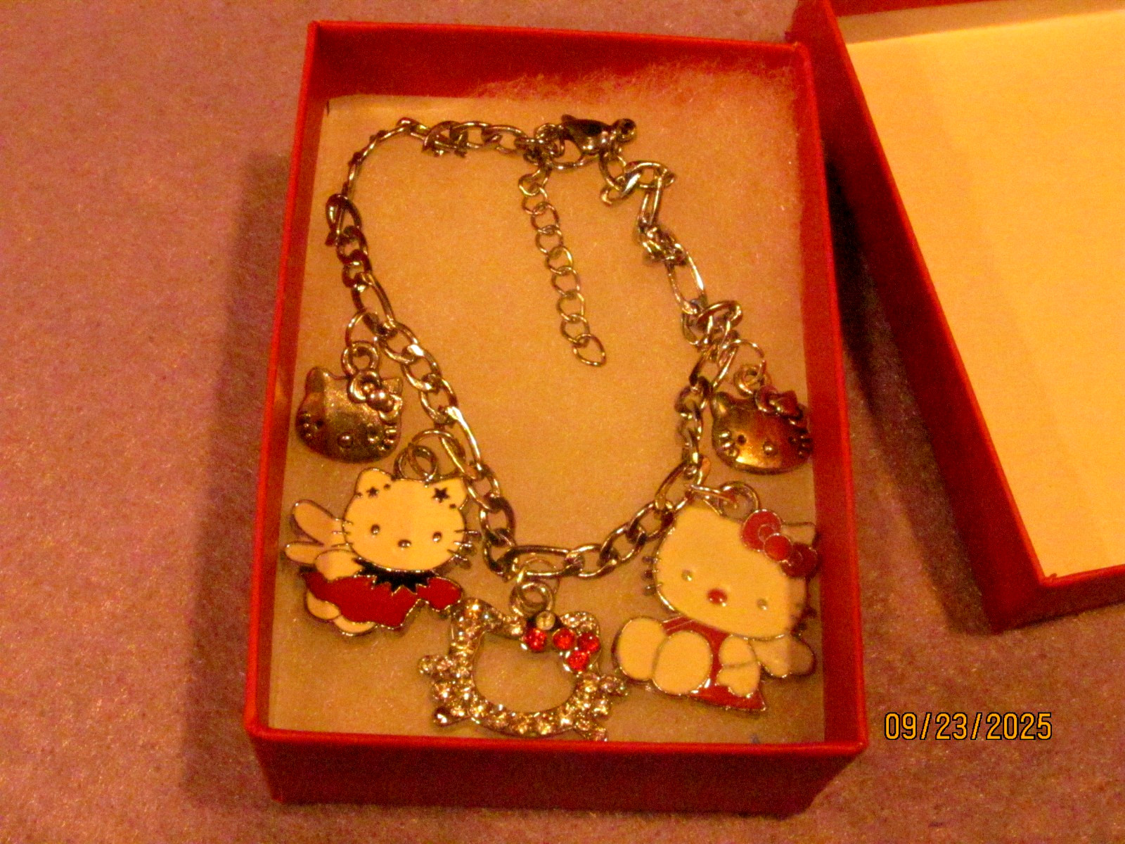 Hello Kitty Charm Bracelet adjustable Figaro chain fits 6″ – 8″ New in gift box