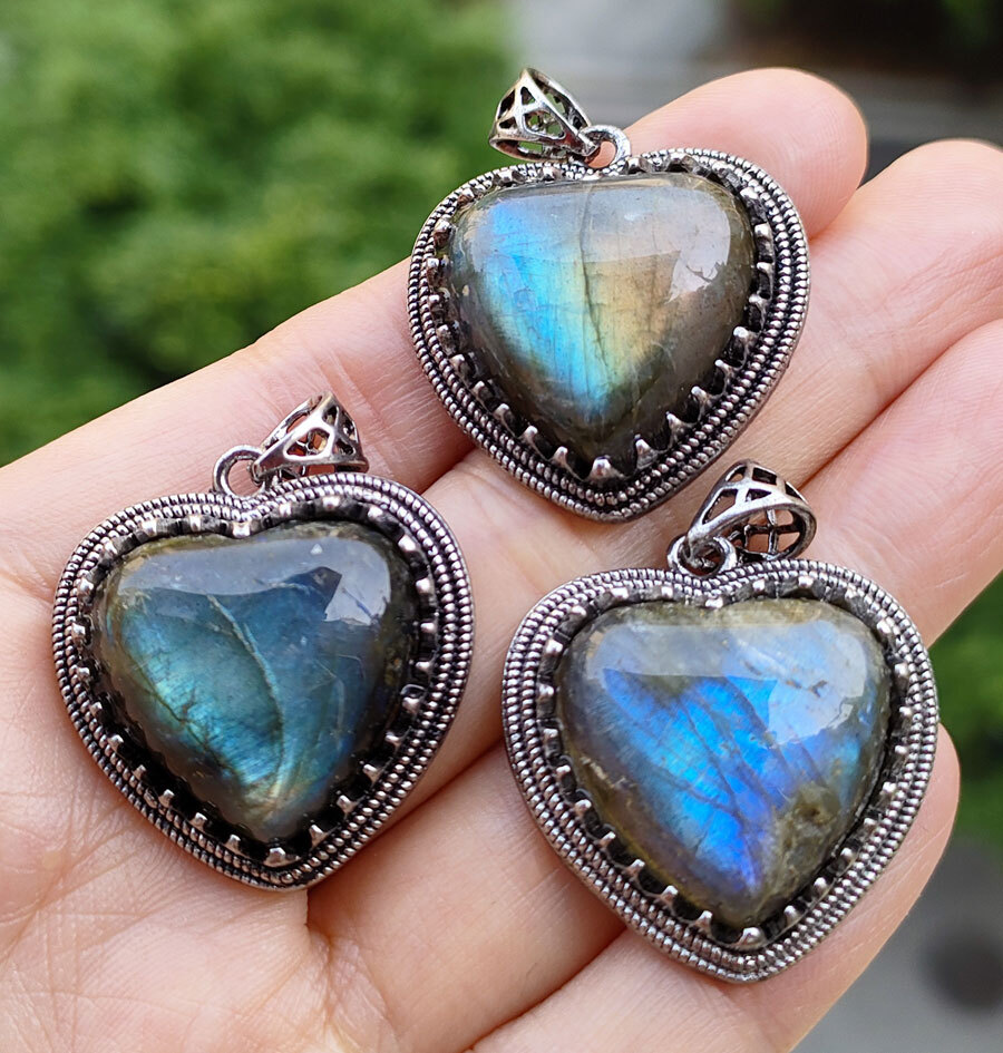 10pcs Natural Labradorite Gems Heart Pendants Magic Reiki Healing Amulet