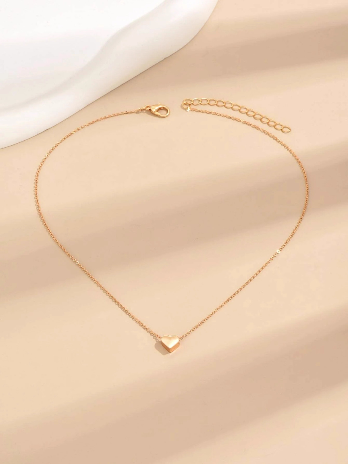 A Simple And Delicate Golden Heart Pendant Necklace,Valentine’s Day Gift,Fashion
